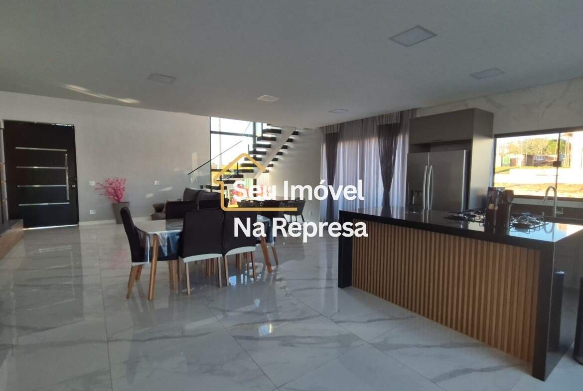 Sobrado à venda no Riviera XIII – Espaço e lazer completo!