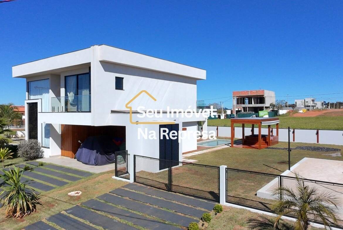 Casa à venda com 335m² de puro conforto em um terreno de 900m² no Riviera de Santa Cristina XIII