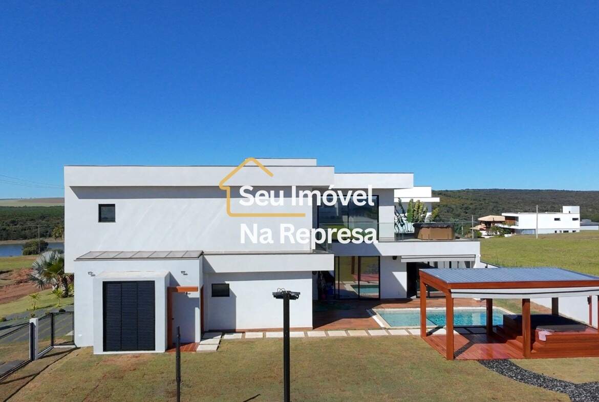 Casa à venda com 335m² de puro conforto em um terreno de 900m² no Riviera de Santa Cristina XIII