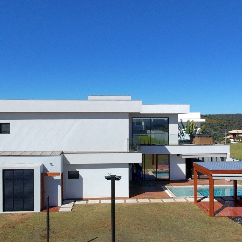 Casa à venda com 335m² de puro conforto em um terreno de 900m² no Riviera de Santa Cristina XIII