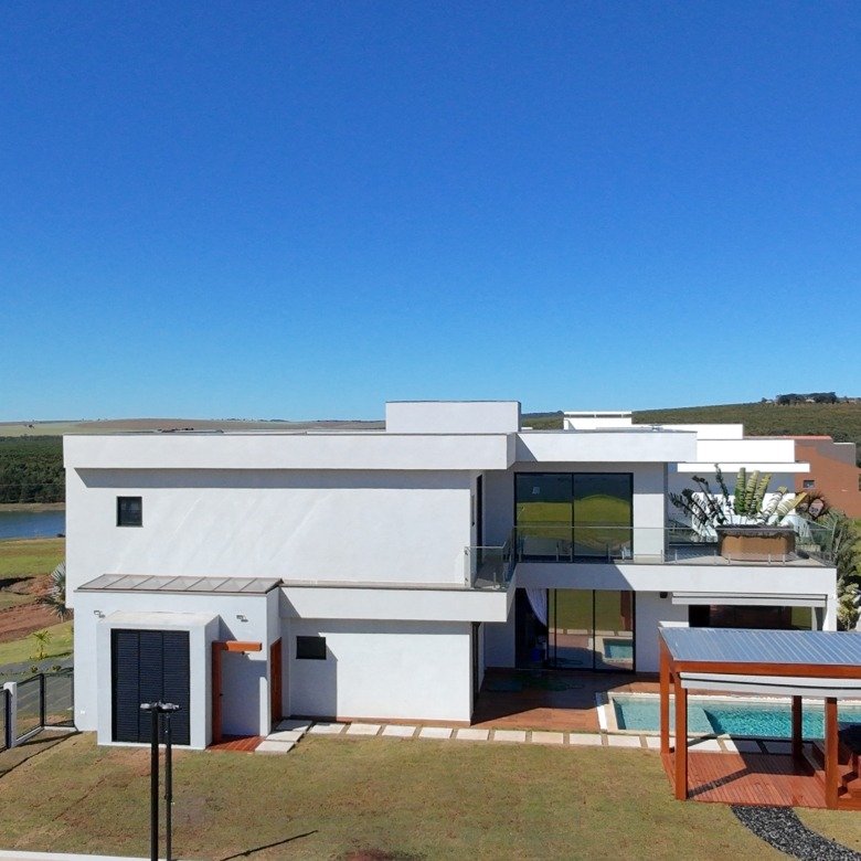 Casa à venda com 335m² de puro conforto em um terreno de 900m² no Riviera de Santa Cristina XIII