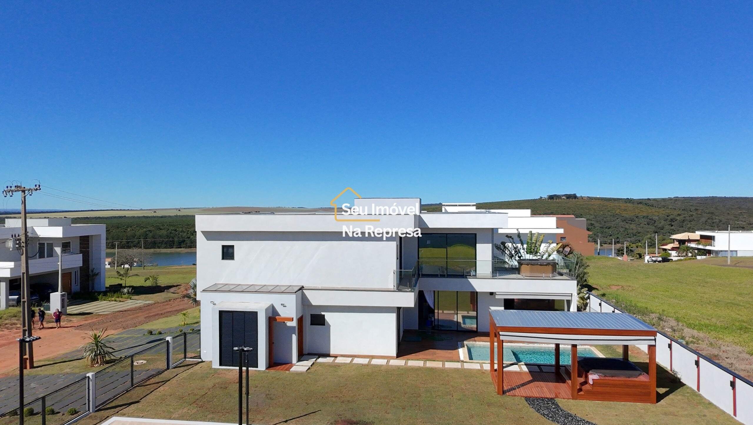 Casa à venda com 335m² de puro conforto em um terreno de 900m² no Riviera de Santa Cristina XIII