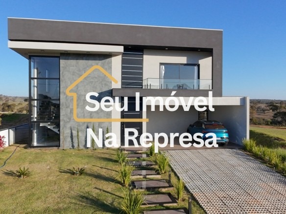 Sobrado à venda no Riviera XIII – Espaço e lazer completo!