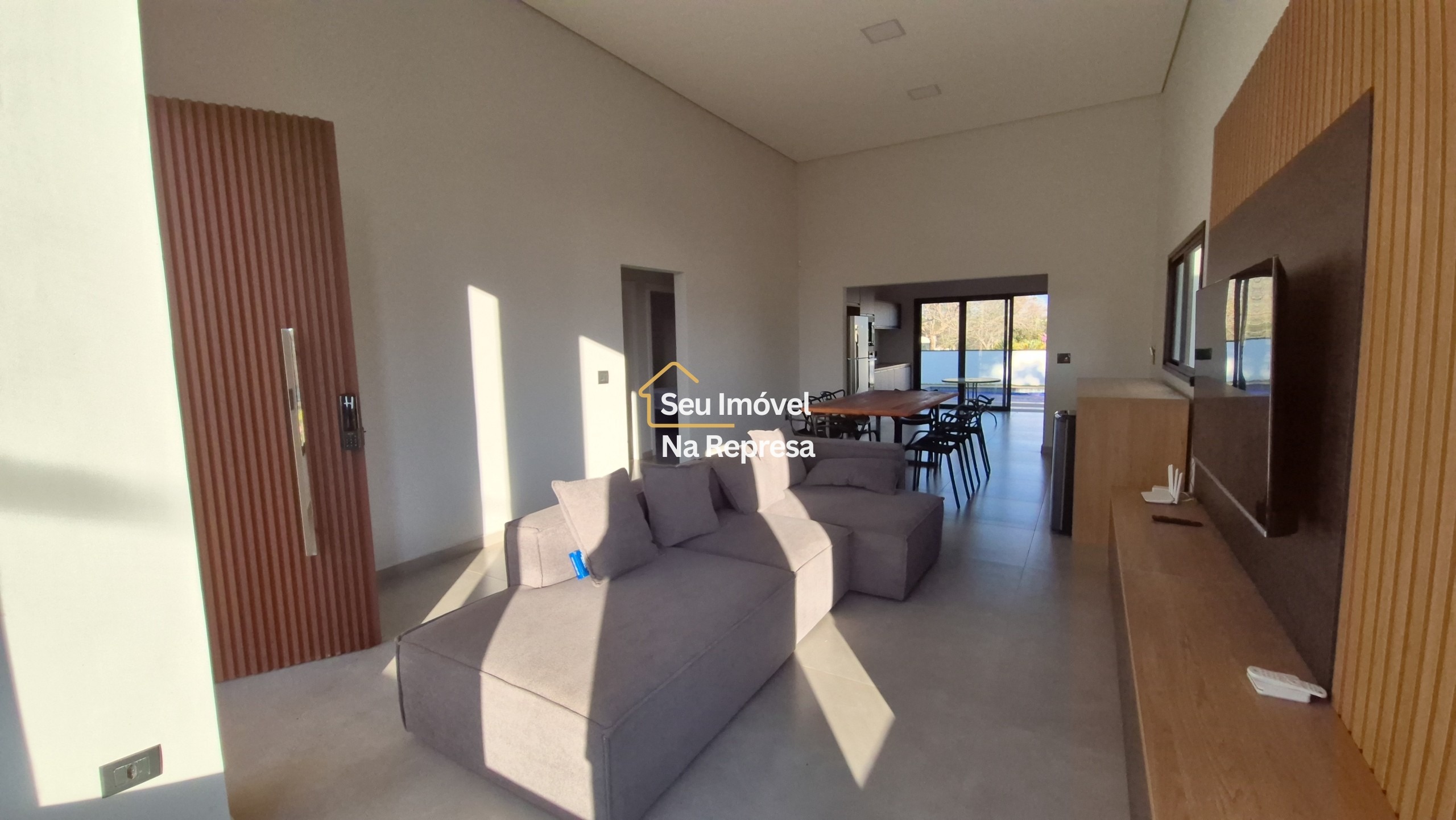 Casa térrea com piscina e mobiliada à venda no Riviera de Santa Cristina XIII - Iate HZE18XI