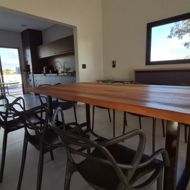 Casa térrea com piscina e mobiliada à venda no Riviera de Santa Cristina XIII - Iate HZE18XI