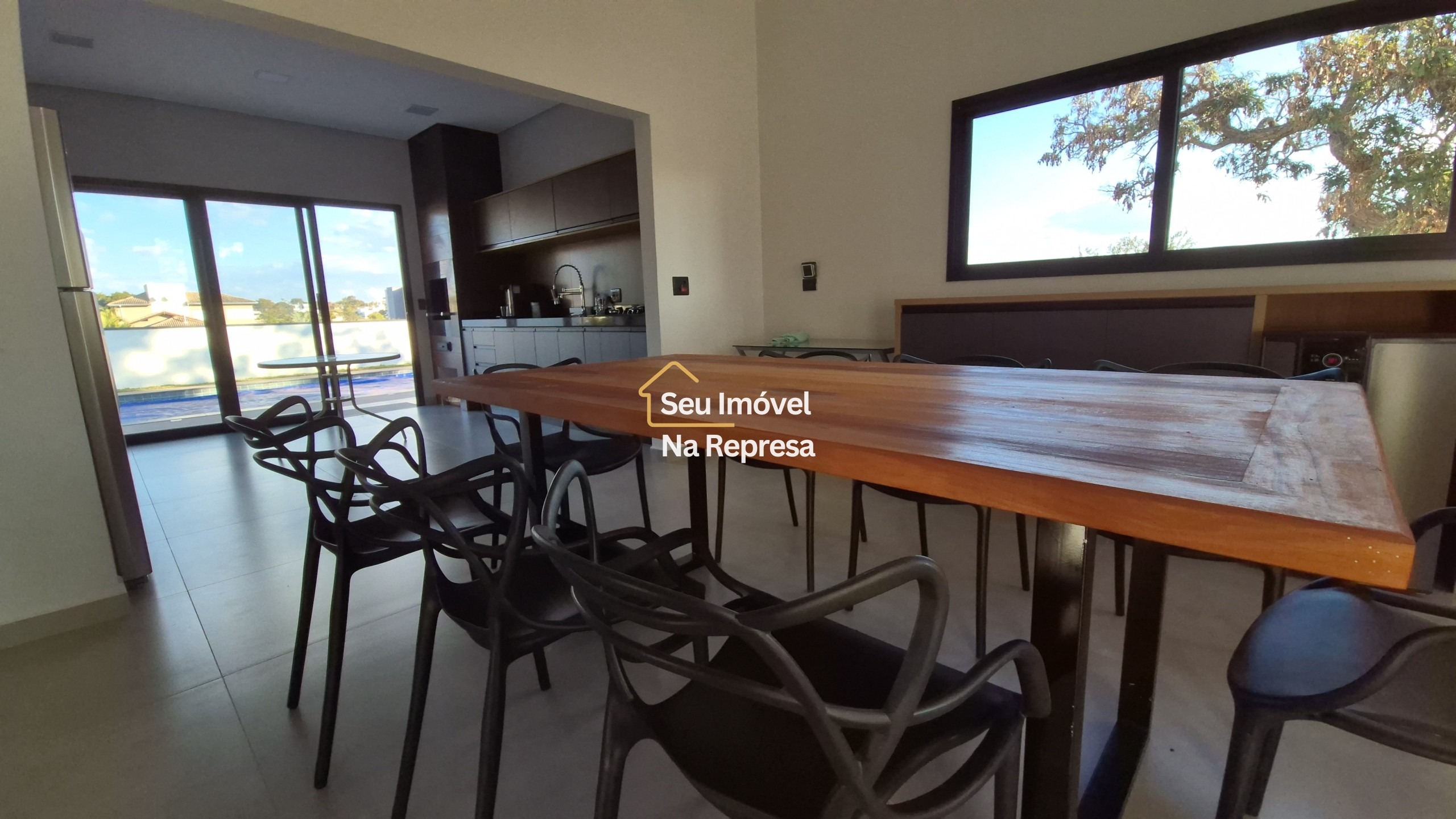 Casa térrea com piscina e mobiliada à venda no Riviera de Santa Cristina XIII - Iate HZE18XI