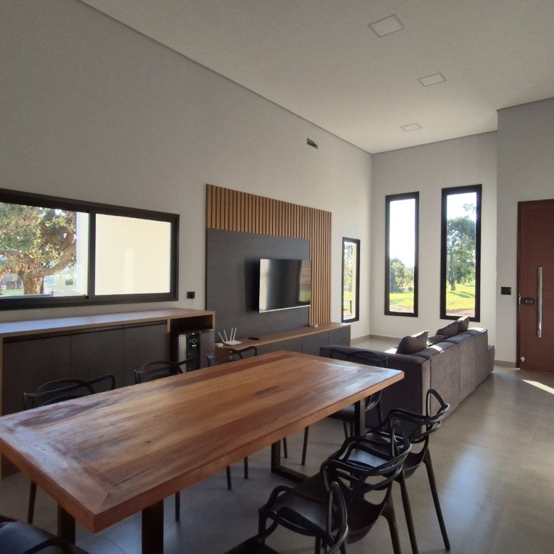 Casa térrea com piscina e mobiliada à venda no Riviera de Santa Cristina XIII - Iate HZE18XI