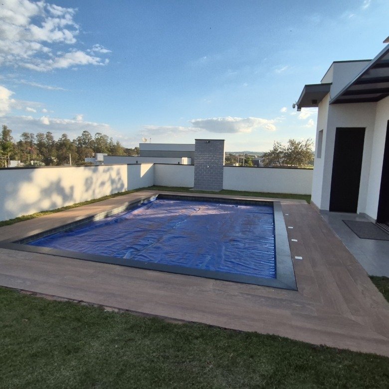 Casa térrea com piscina e mobiliada à venda no Riviera de Santa Cristina XIII - Iate HZE18XI