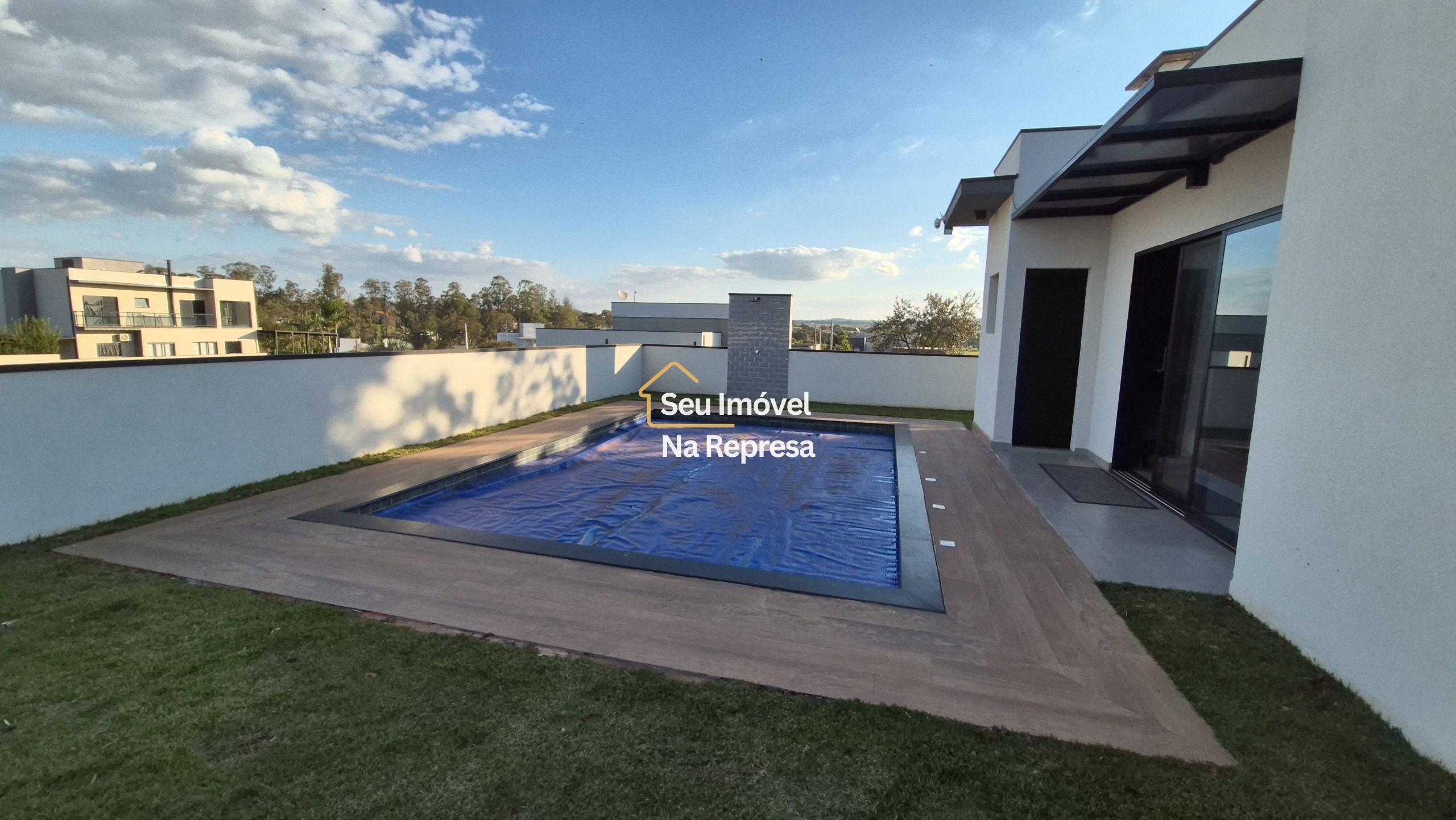 Casa térrea com piscina e mobiliada à venda no Riviera de Santa Cristina XIII - Iate HZE18XI