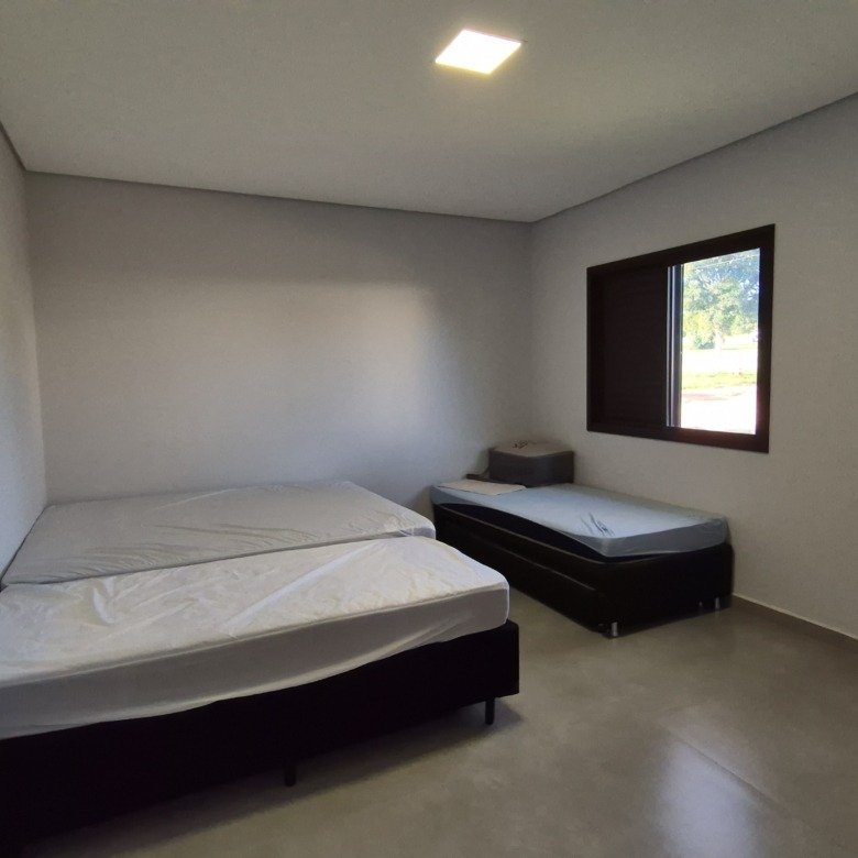 Casa térrea com piscina e mobiliada à venda no Riviera de Santa Cristina XIII - Iate HZE18XI