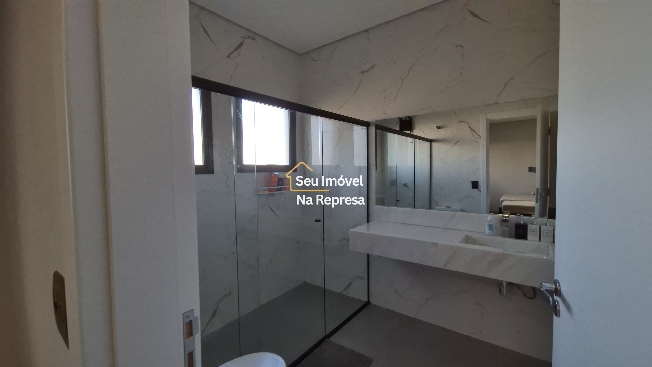 Casa térrea com piscina e mobiliada à venda no Riviera de Santa Cristina XIII - Iate HZE18XI