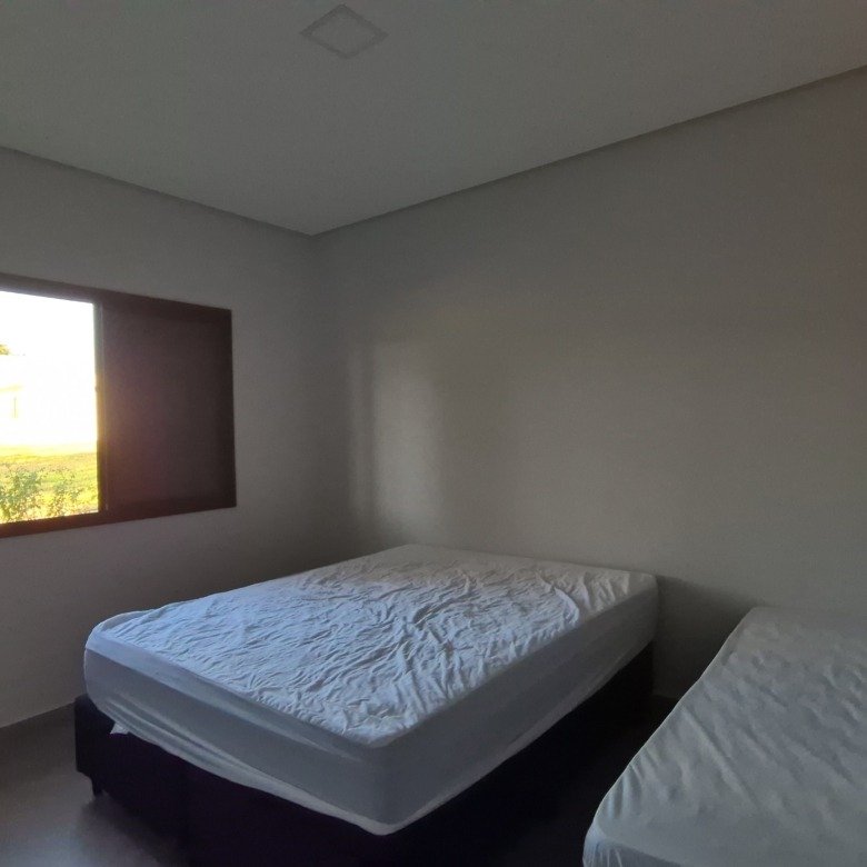 Casa térrea com piscina e mobiliada à venda no Riviera de Santa Cristina XIII - Iate HZE18XI