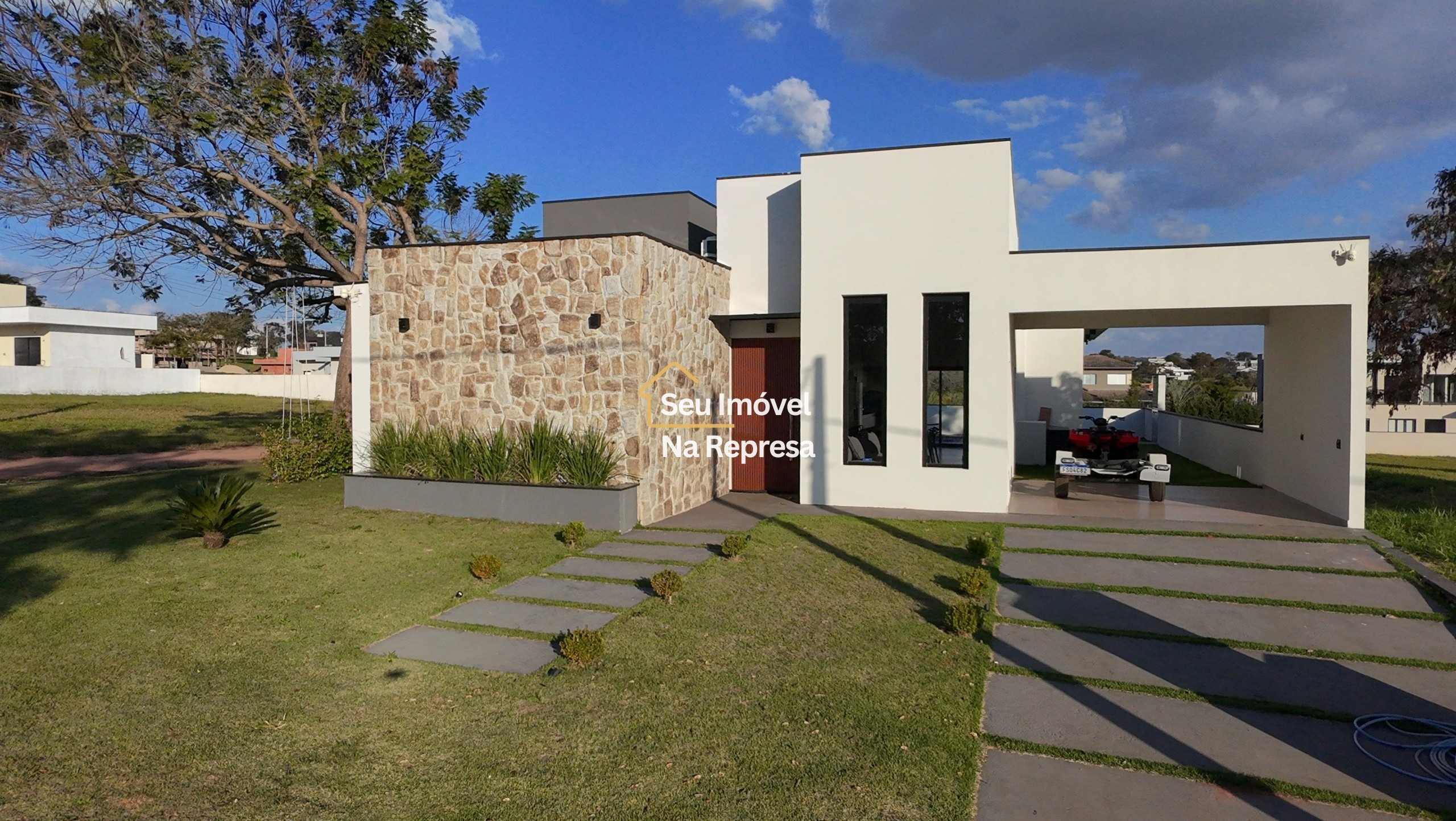 Casa térrea com piscina e mobiliada à venda no Riviera de Santa Cristina XIII - Iate HZE18XI
