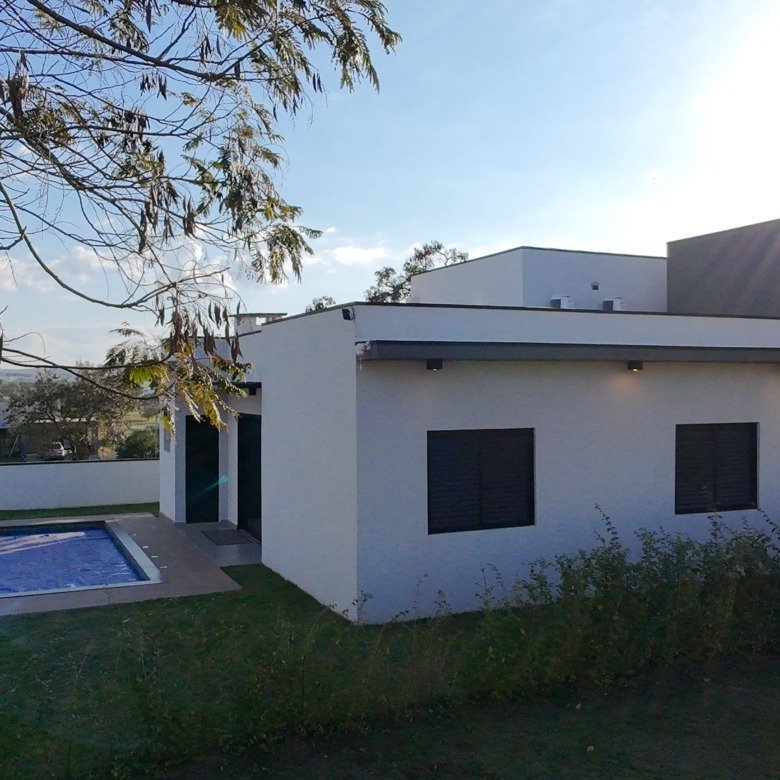 Casa térrea com piscina e mobiliada à venda no Riviera de Santa Cristina XIII - Iate HZE18XI