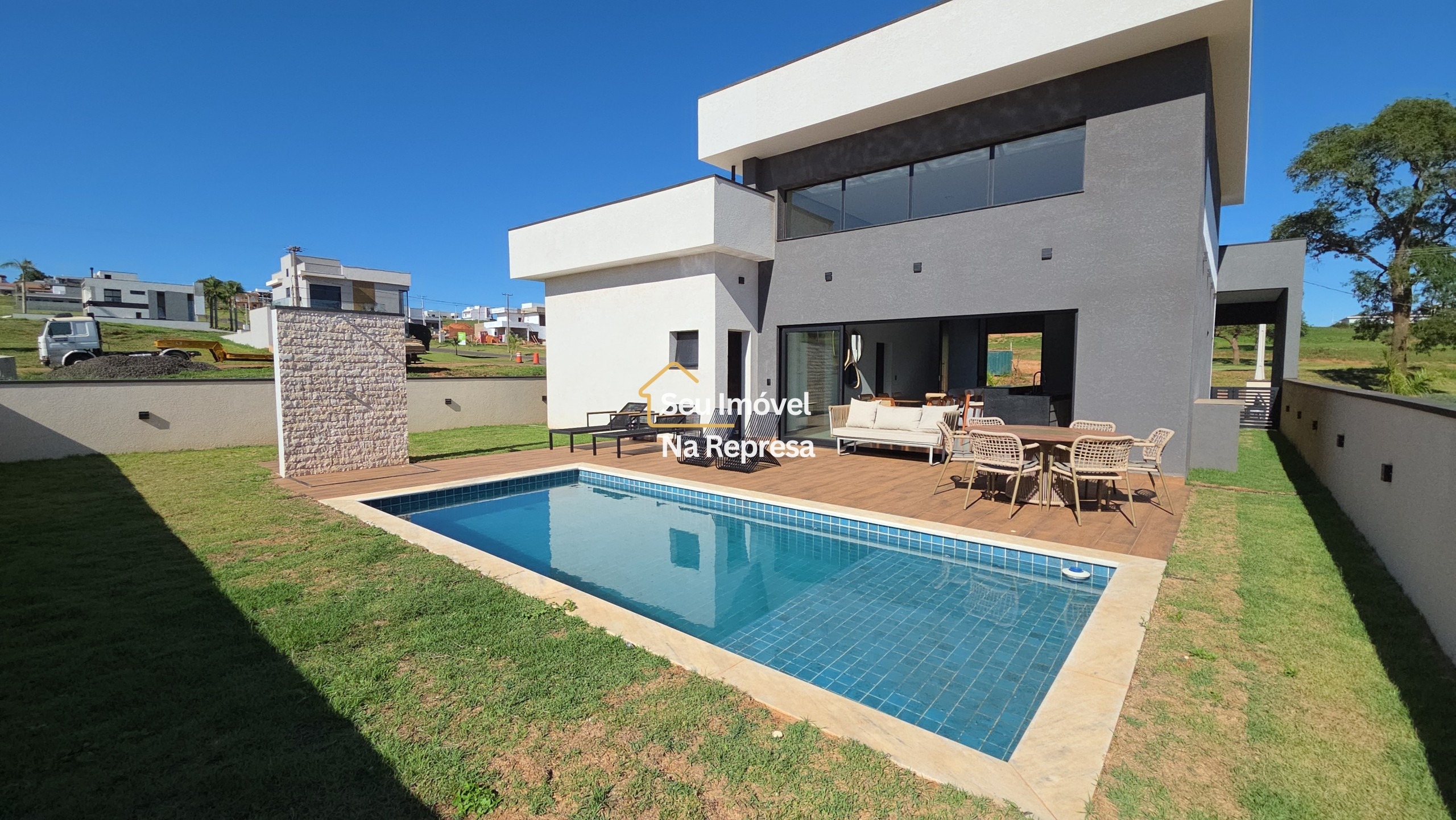 CASA NOVA À VENDA — RIVIERA DE SANTA CRISTINA XIII