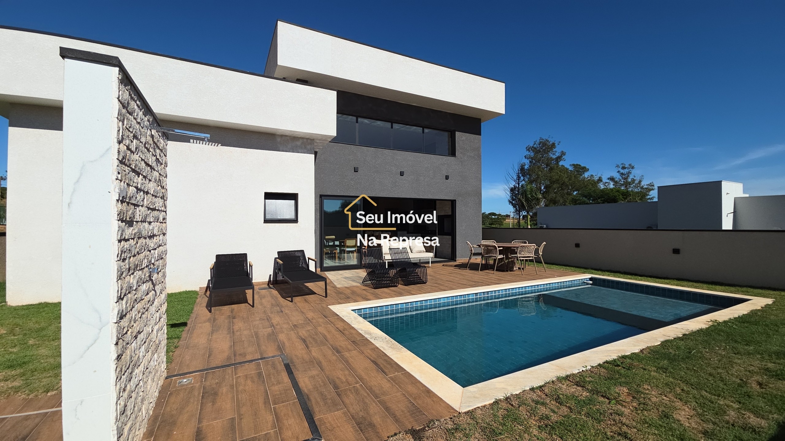 CASA NOVA À VENDA — RIVIERA DE SANTA CRISTINA XIII