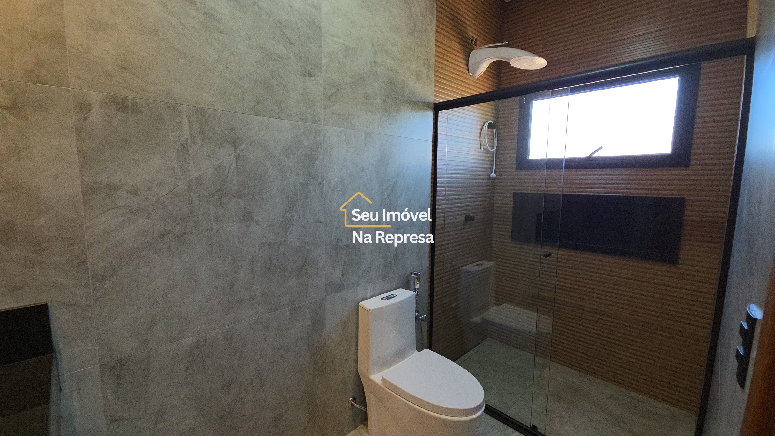 CASA NOVA À VENDA — RIVIERA DE SANTA CRISTINA XIII