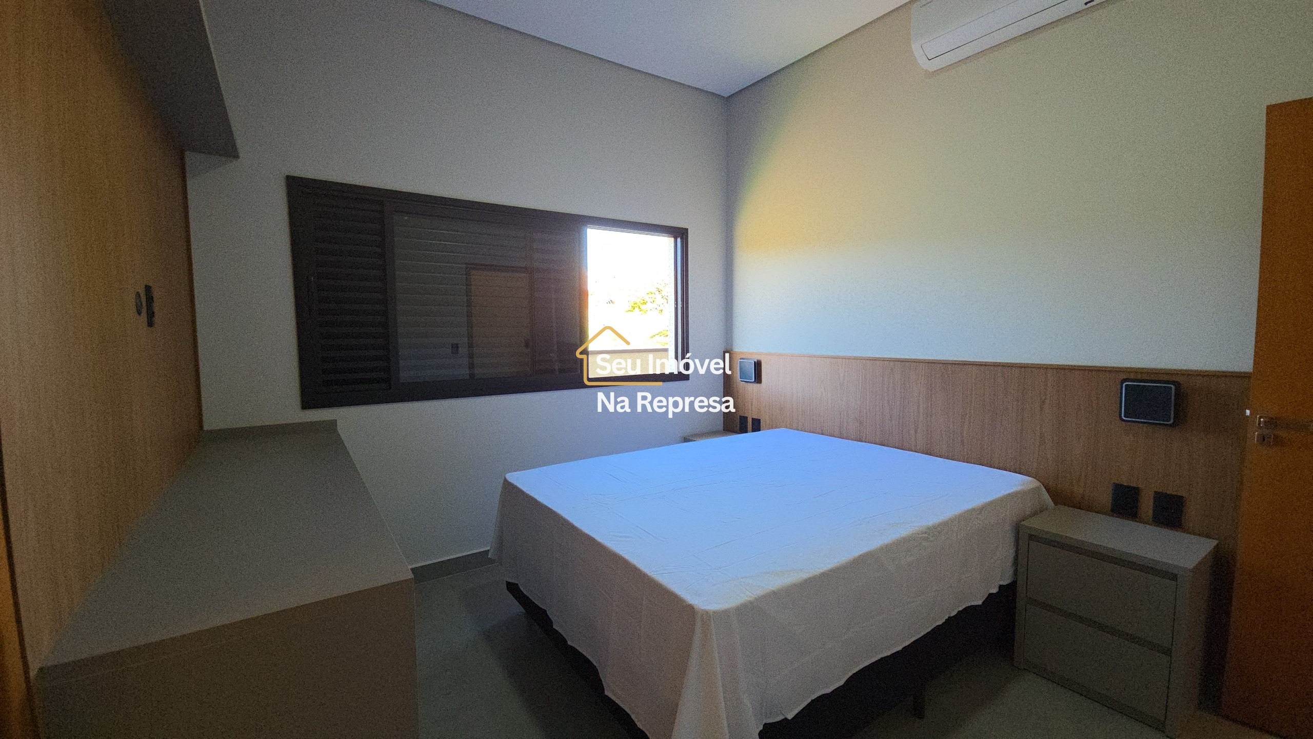 CASA NOVA À VENDA — RIVIERA DE SANTA CRISTINA XIII