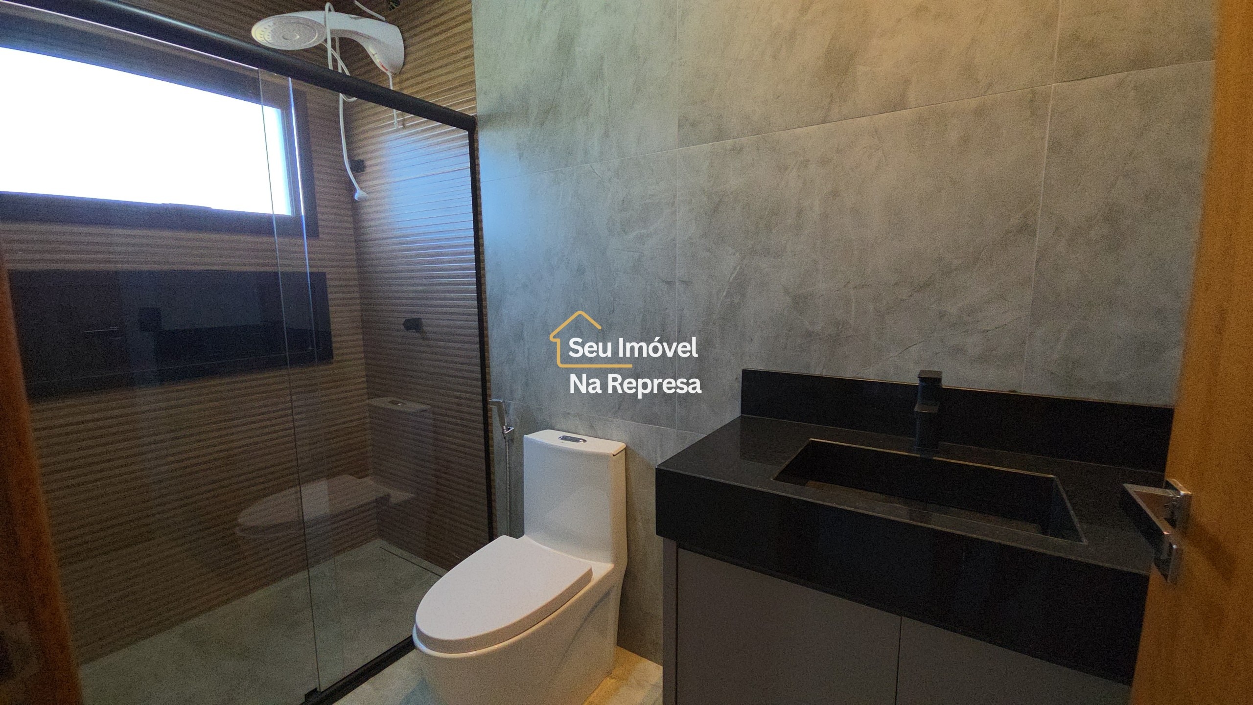 CASA NOVA À VENDA — RIVIERA DE SANTA CRISTINA XIII