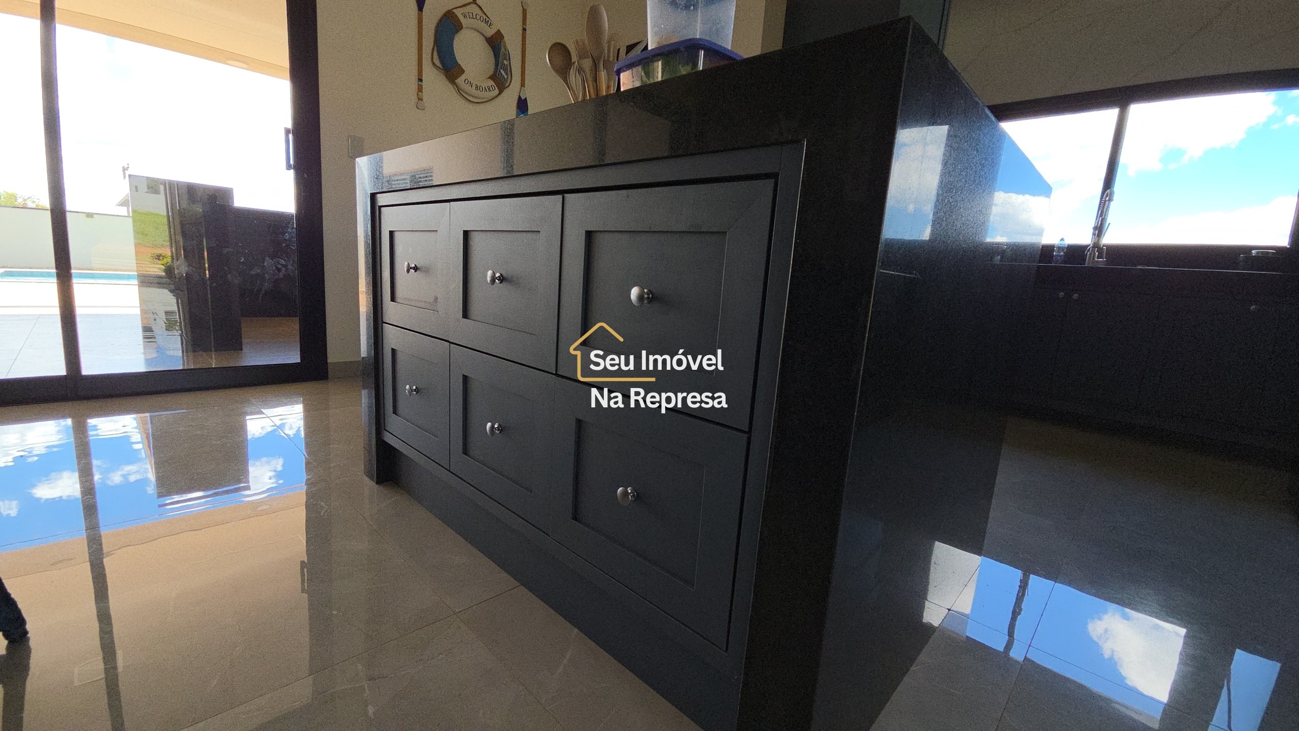 A casa térrea que combina imponência, conforto e o verdadeiro lifestyle do Riviera de Santa Cristina XIII