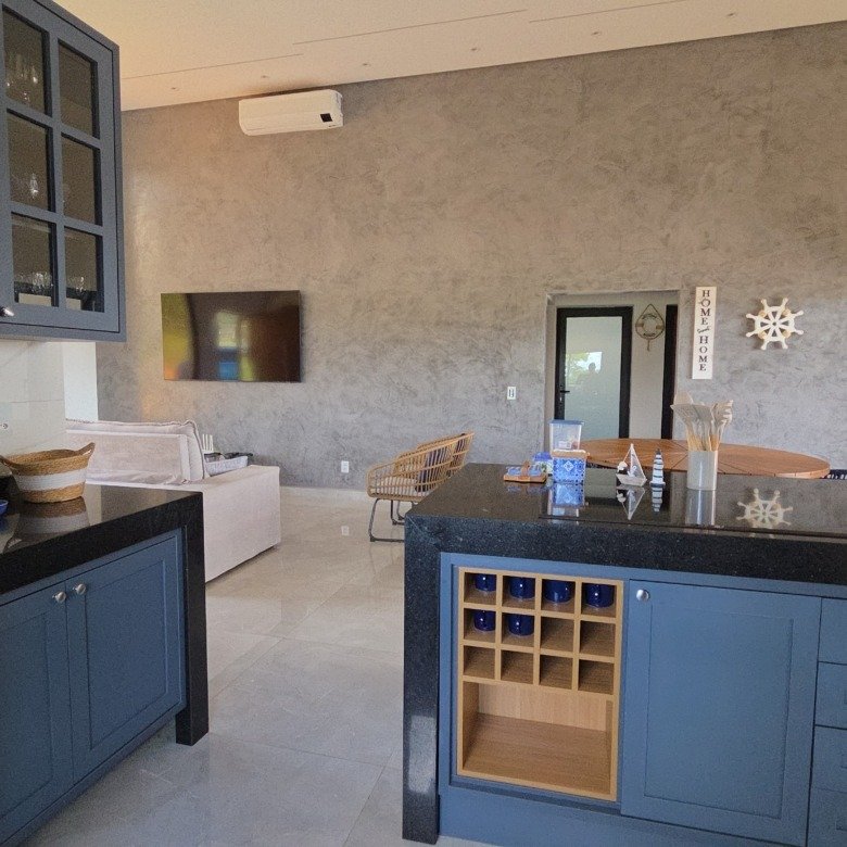 A casa térrea que combina imponência, conforto e o verdadeiro lifestyle do Riviera de Santa Cristina XIII