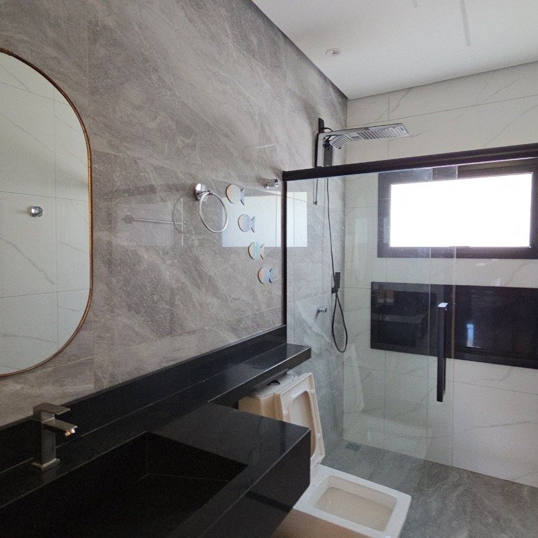 A casa térrea que combina imponência, conforto e o verdadeiro lifestyle do Riviera de Santa Cristina XIII