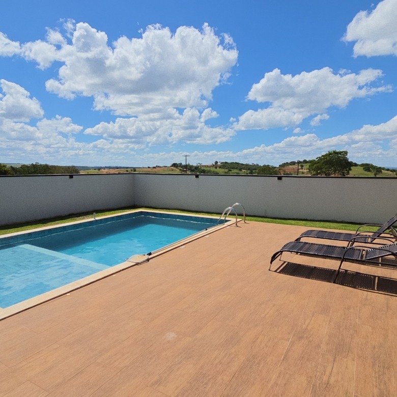 A casa térrea que combina imponência, conforto e o verdadeiro lifestyle do Riviera de Santa Cristina XIII