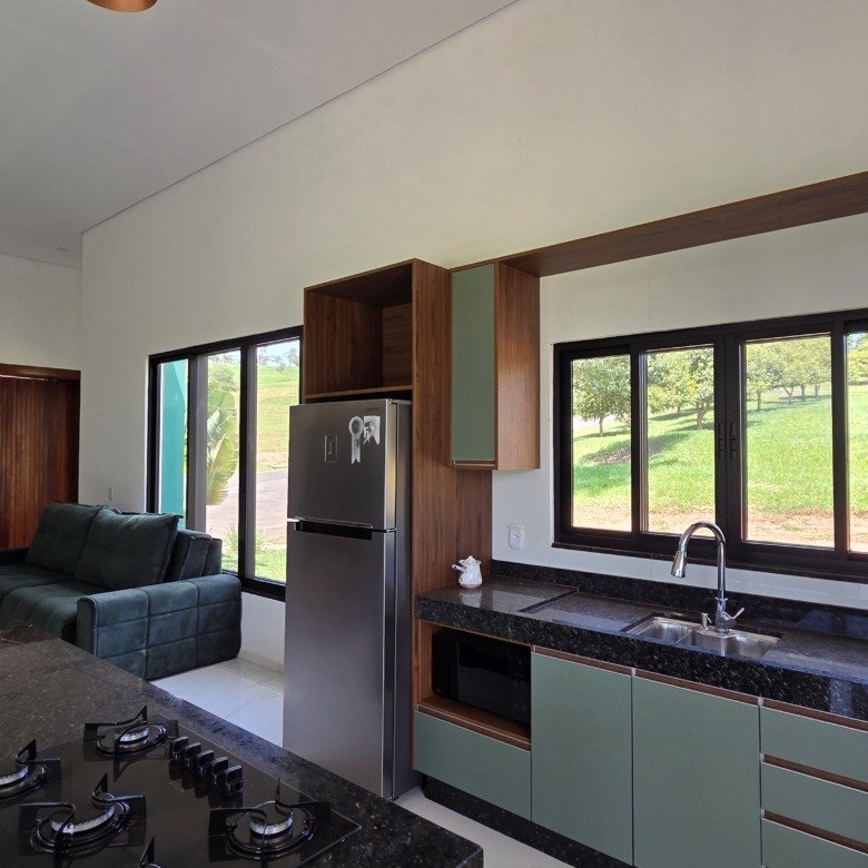 A casa de esquina perfeita para quem busca tranquilidade, integração e lazer no Riviera de Santa Cristina XIII
