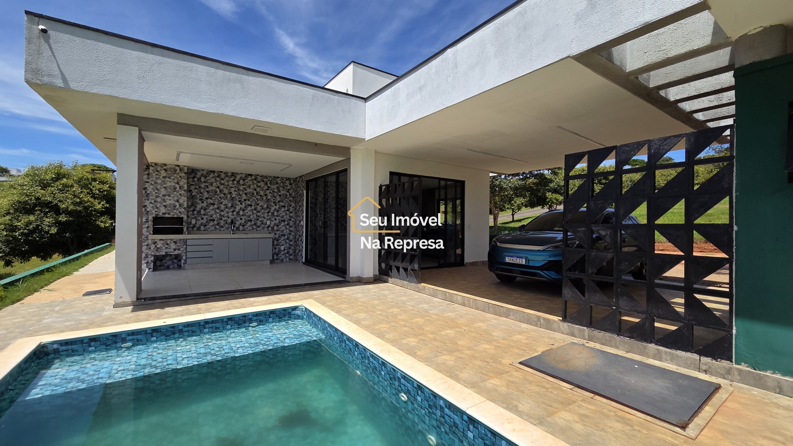 A casa de esquina perfeita para quem busca tranquilidade, integração e lazer no Riviera de Santa Cristina XIII