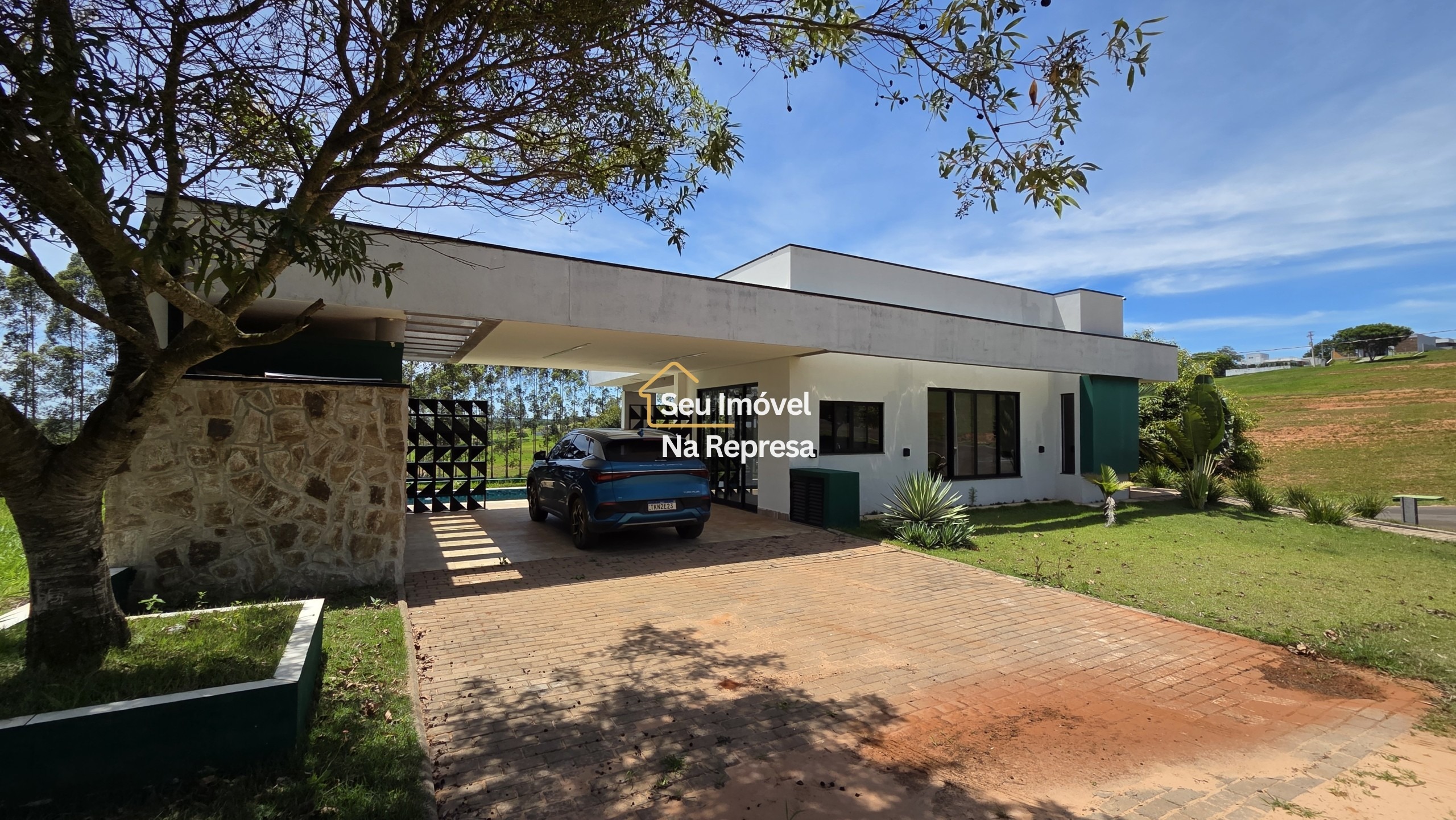 A casa de esquina perfeita para quem busca tranquilidade, integração e lazer no Riviera de Santa Cristina XIII