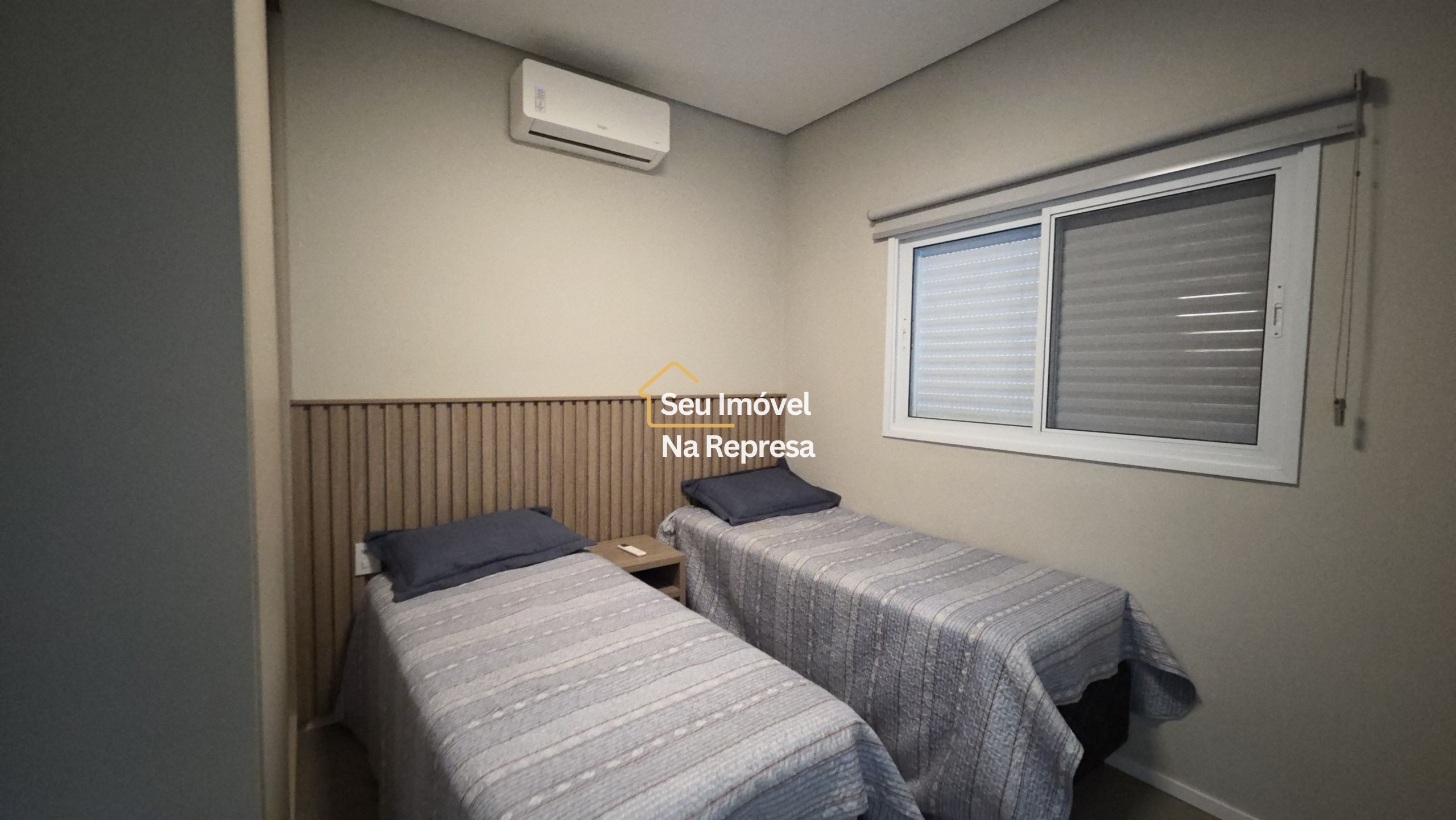 A casa dos sonhos para viver a poucos passos da represa — moderna, completa e em localização privilegiada