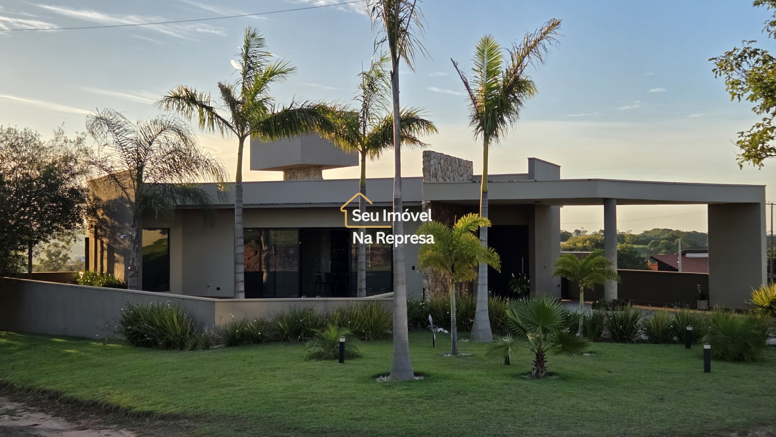 Uma casa de esquina moderna, com vista para a represa e potencial de expansão no Riviera de Santa Cristina XII