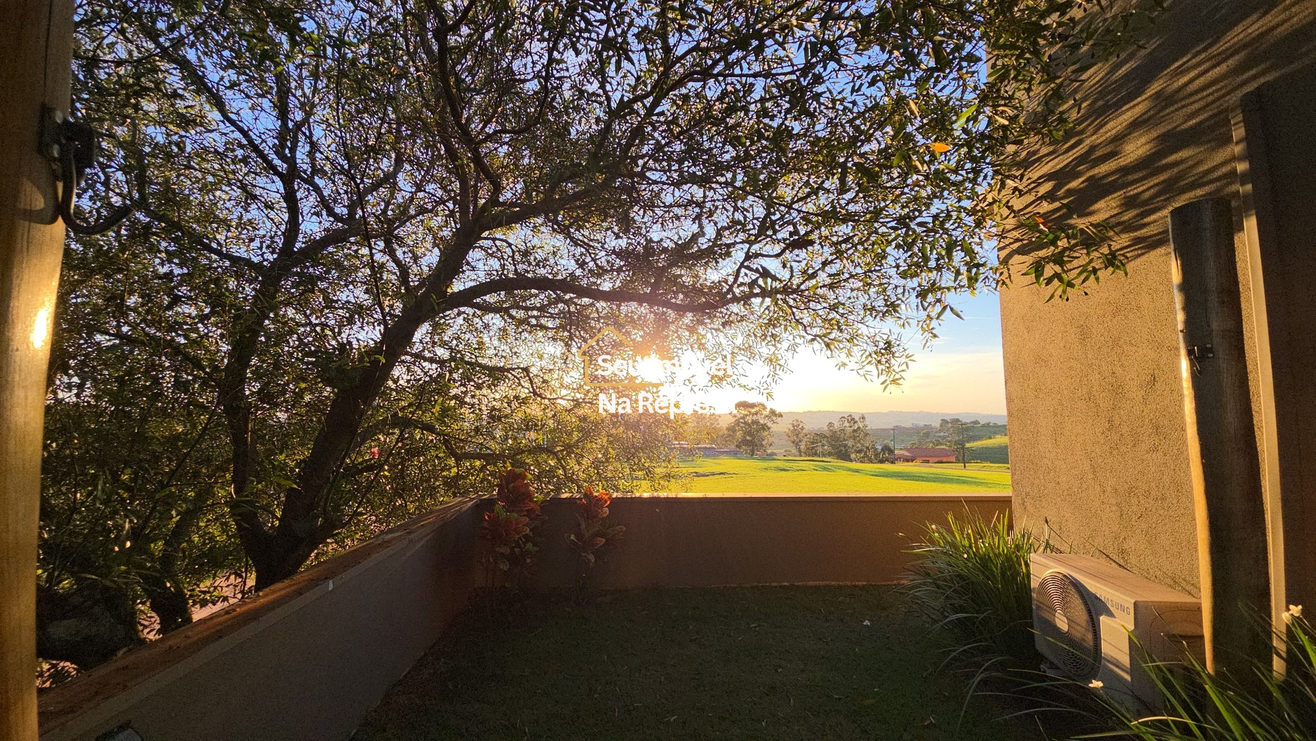 Uma casa de esquina moderna, com vista para a represa e potencial de expansão no Riviera de Santa Cristina XII