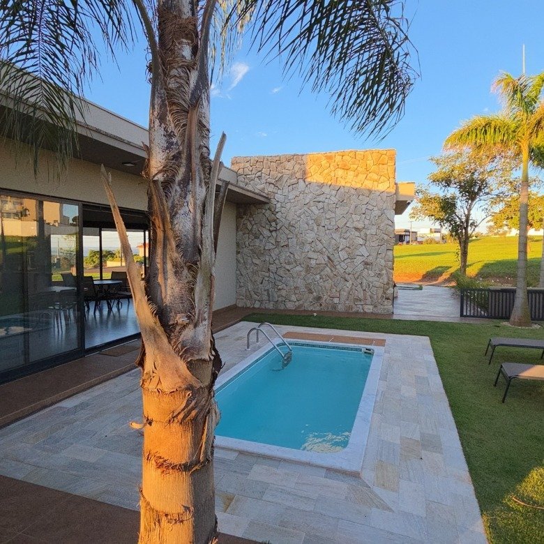 Uma casa de esquina moderna, com vista para a represa e potencial de expansão no Riviera de Santa Cristina XII
