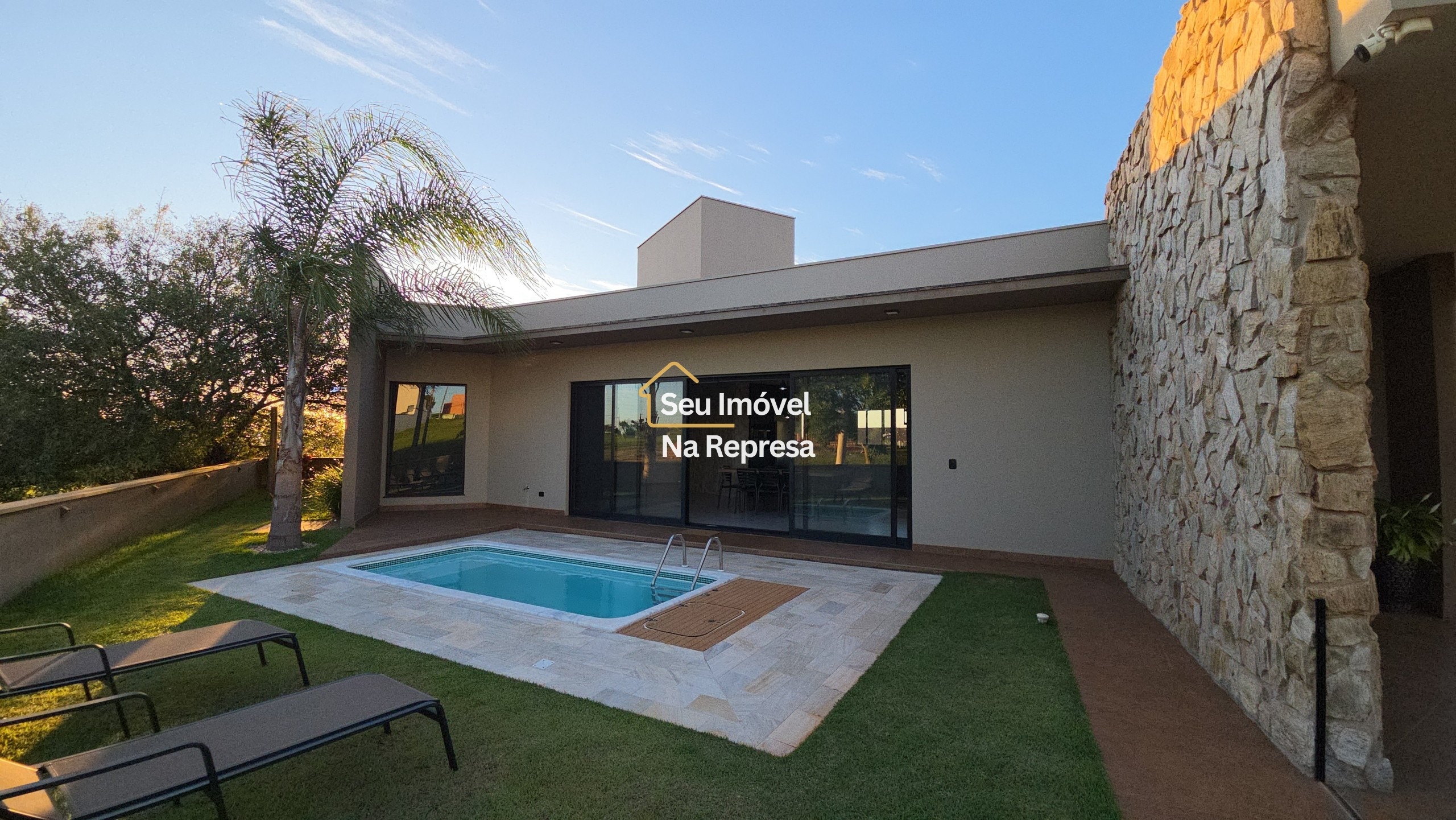 Uma casa de esquina moderna, com vista para a represa e potencial de expansão no Riviera de Santa Cristina XII