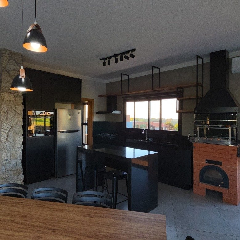 Uma casa de esquina moderna, com vista para a represa e potencial de expansão no Riviera de Santa Cristina XII