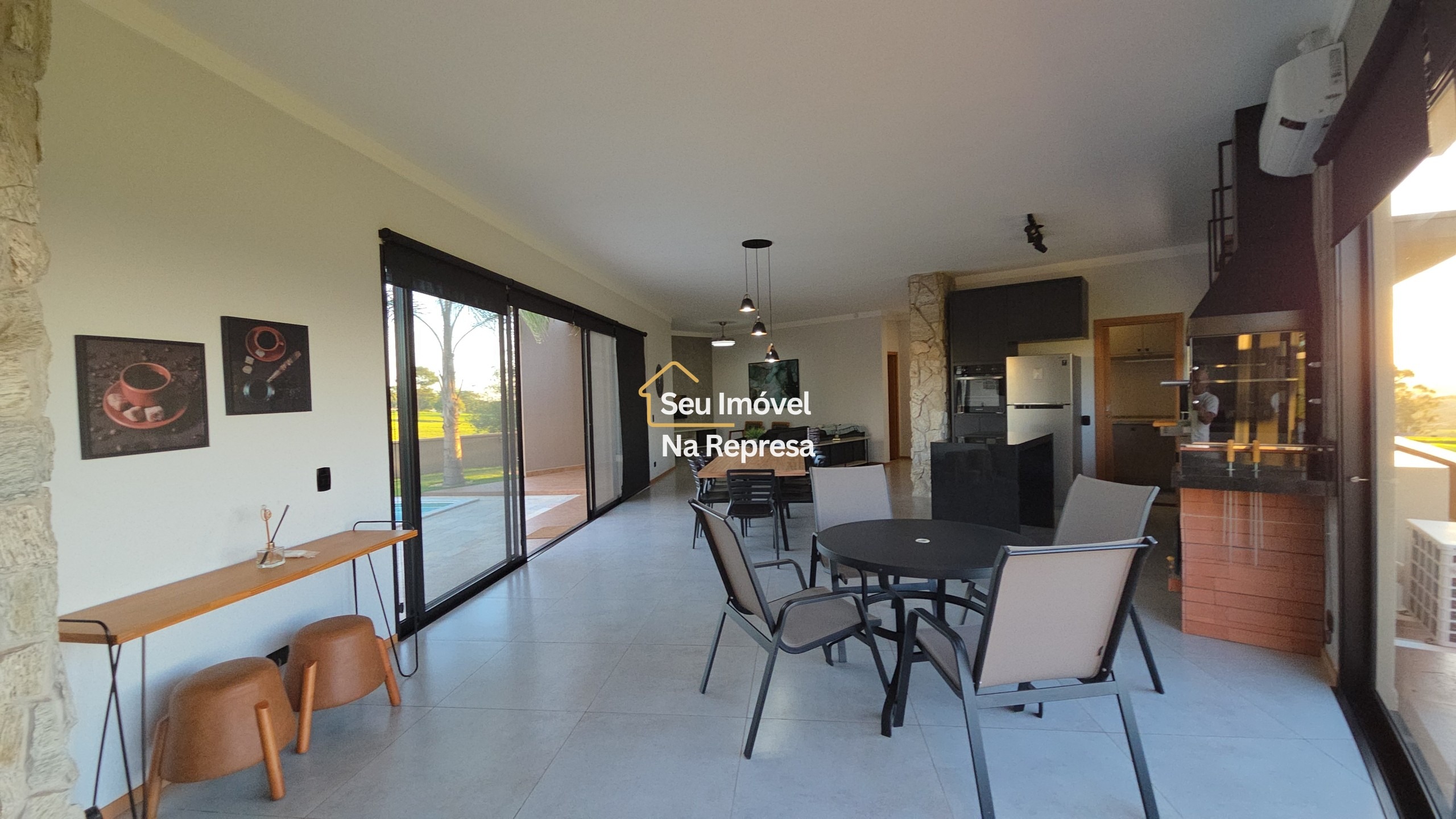 Uma casa de esquina moderna, com vista para a represa e potencial de expansão no Riviera de Santa Cristina XII