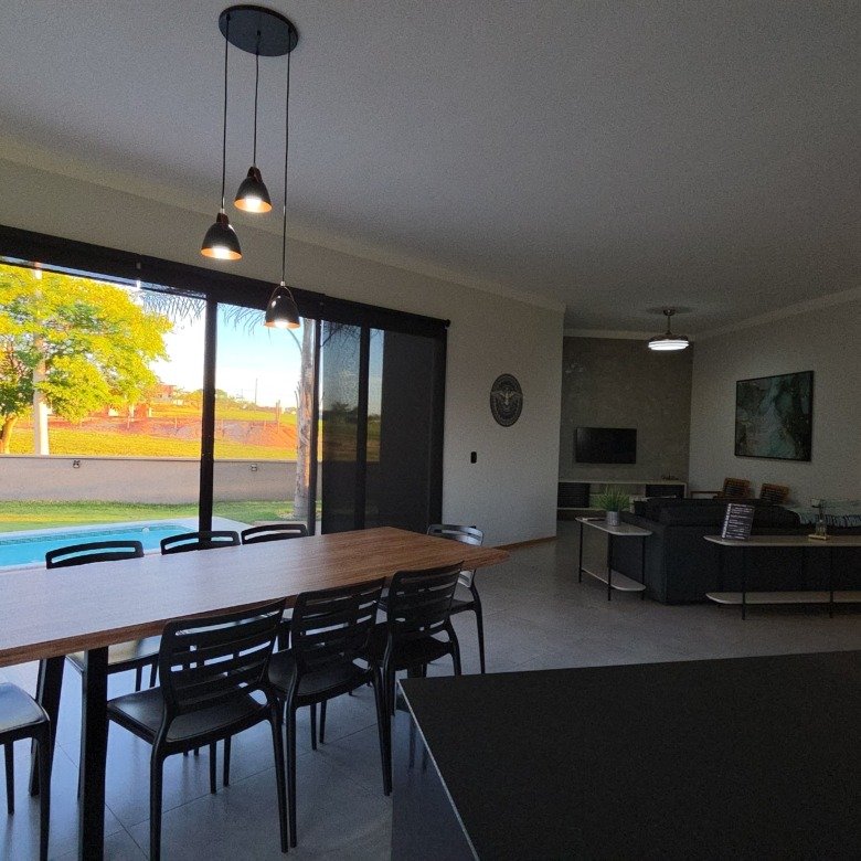 Uma casa de esquina moderna, com vista para a represa e potencial de expansão no Riviera de Santa Cristina XII