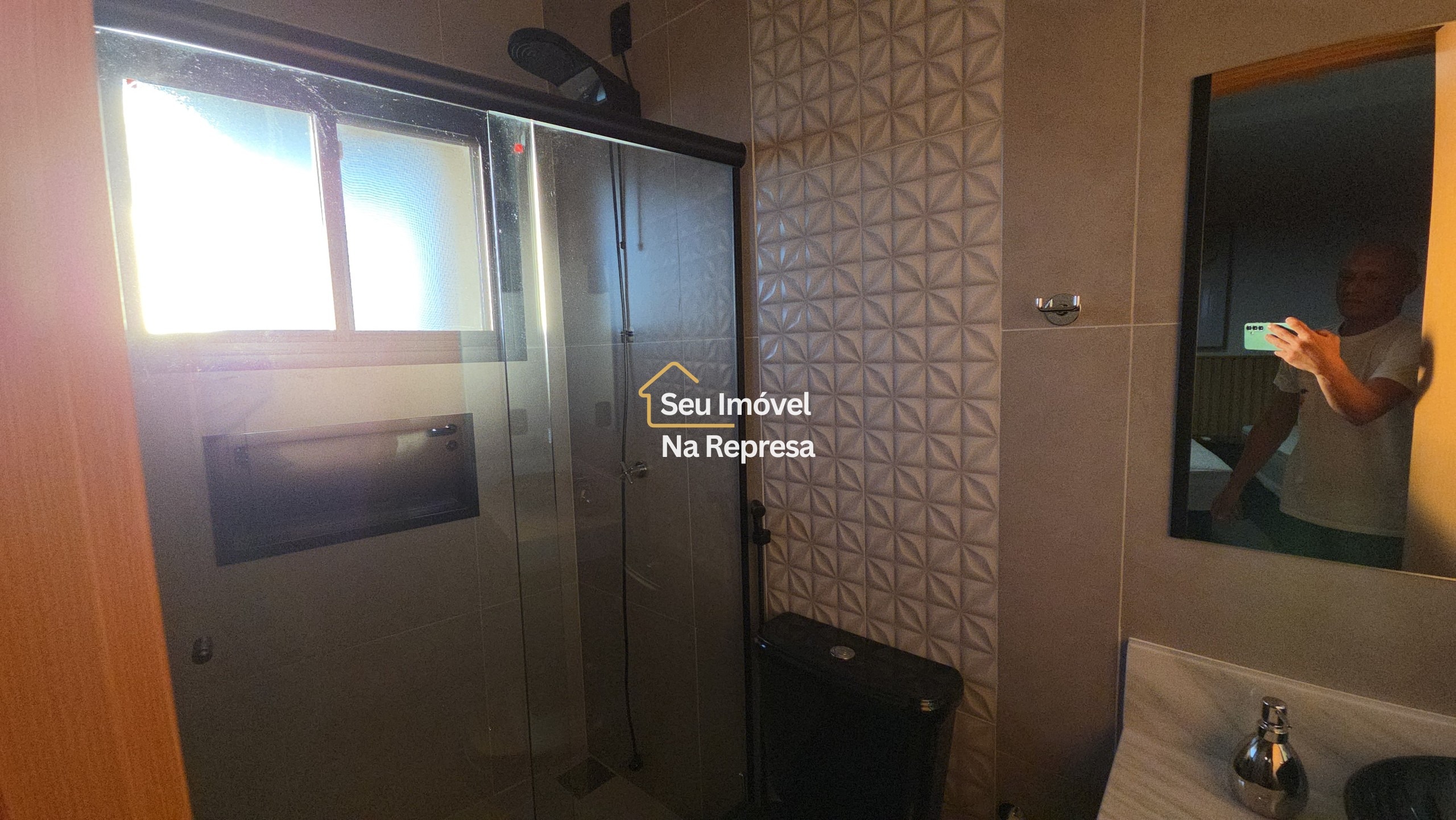 Uma casa de esquina moderna, com vista para a represa e potencial de expansão no Riviera de Santa Cristina XII