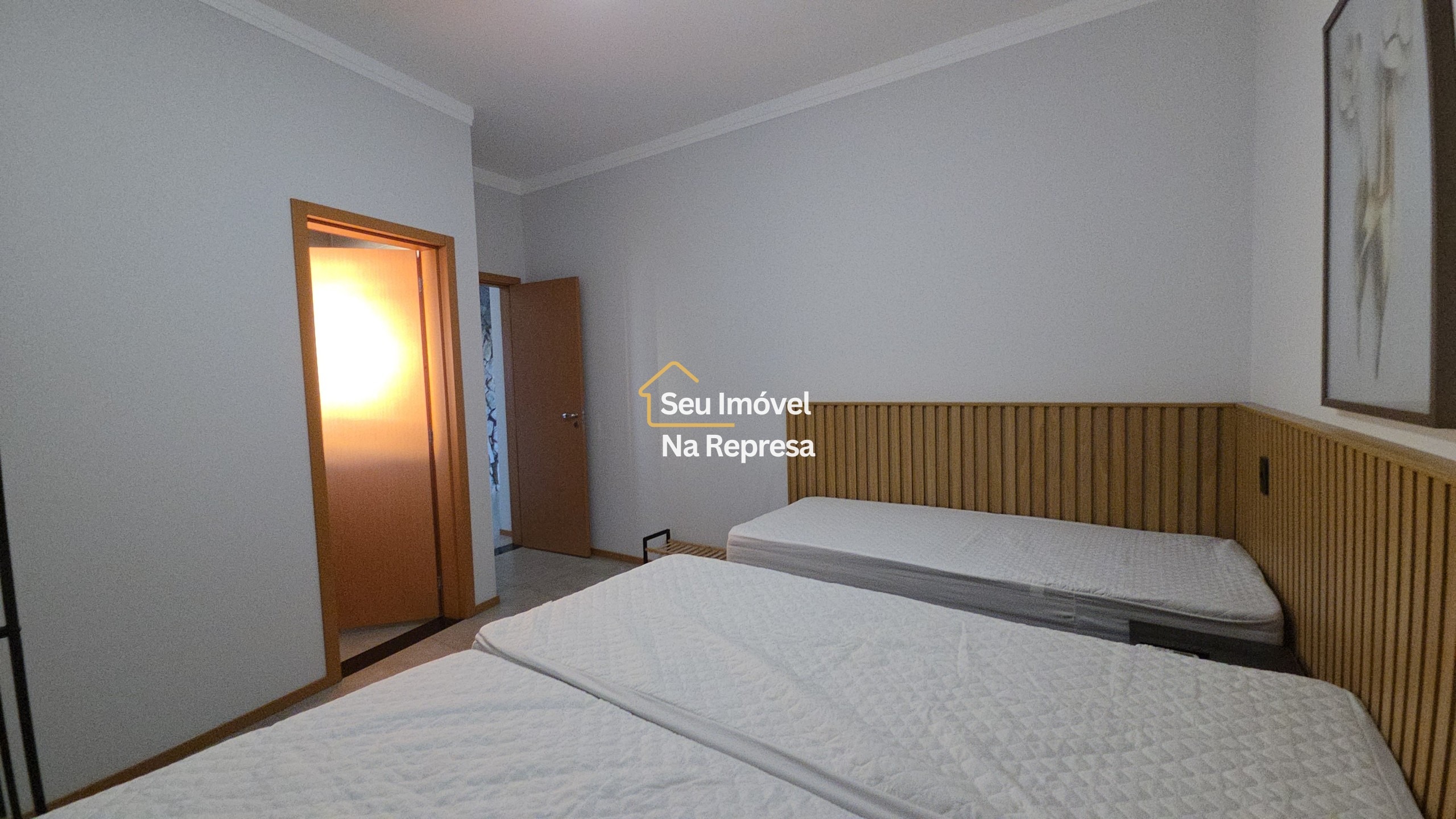 Uma casa de esquina moderna, com vista para a represa e potencial de expansão no Riviera de Santa Cristina XII