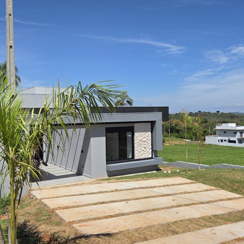 A casa perfeita para quem quer viver entre os melhores pontos do Riviera XIII — conforto, localização e lazer em um só lugar