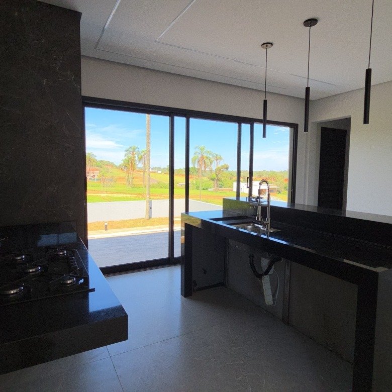 A casa perfeita para quem quer viver entre os melhores pontos do Riviera XIII — conforto, localização e lazer em um só lugar