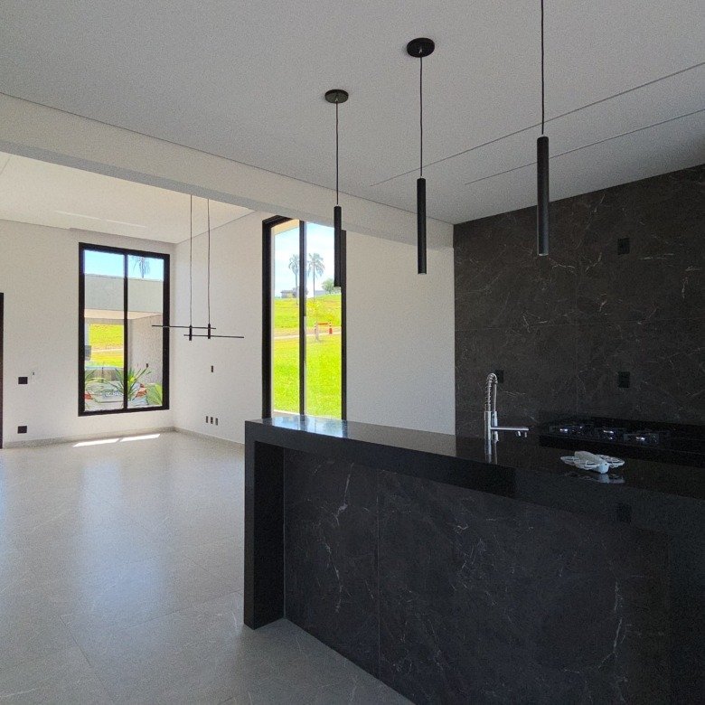 A casa perfeita para quem quer viver entre os melhores pontos do Riviera XIII — conforto, localização e lazer em um só lugar