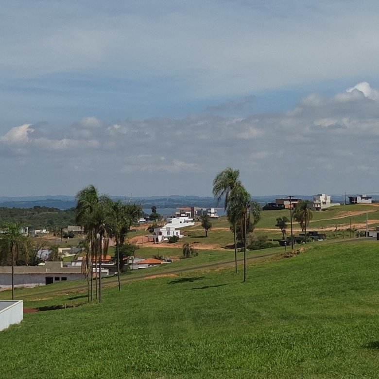A casa perfeita para quem quer viver entre os melhores pontos do Riviera XIII — conforto, localização e lazer em um só lugar