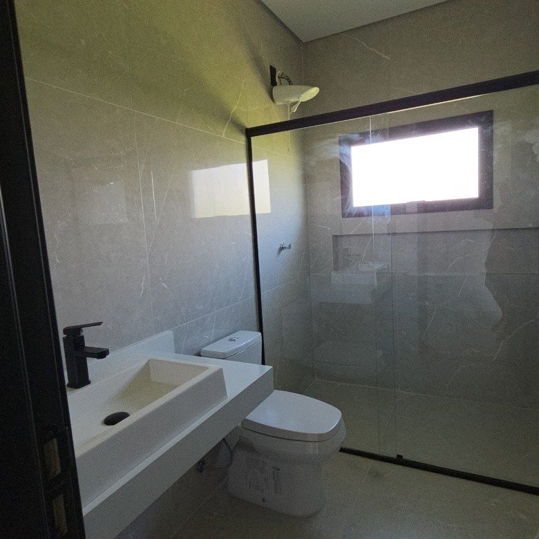 A casa perfeita para quem quer viver entre os melhores pontos do Riviera XIII — conforto, localização e lazer em um só lugar
