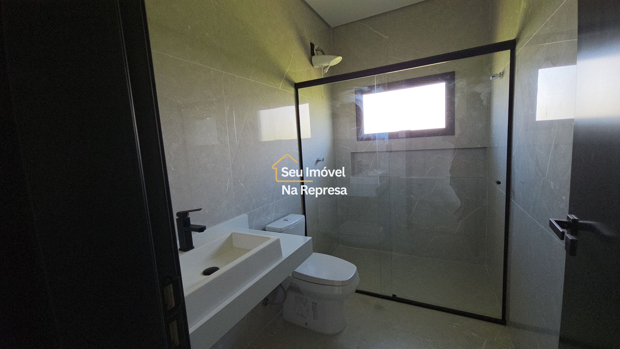 A casa perfeita para quem quer viver entre os melhores pontos do Riviera XIII — conforto, localização e lazer em um só lugar