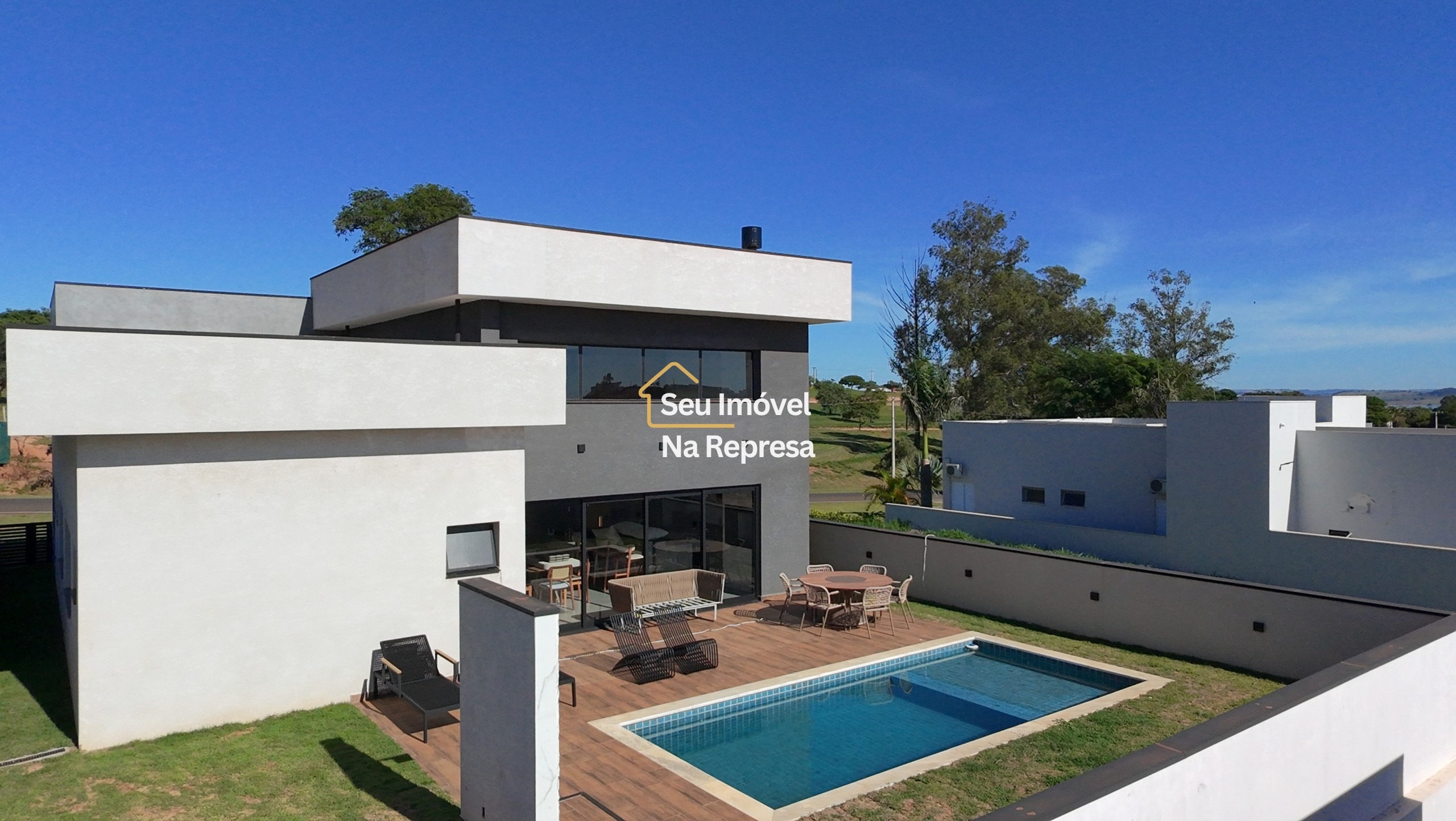 CASA NOVA À VENDA — RIVIERA DE SANTA CRISTINA XIII